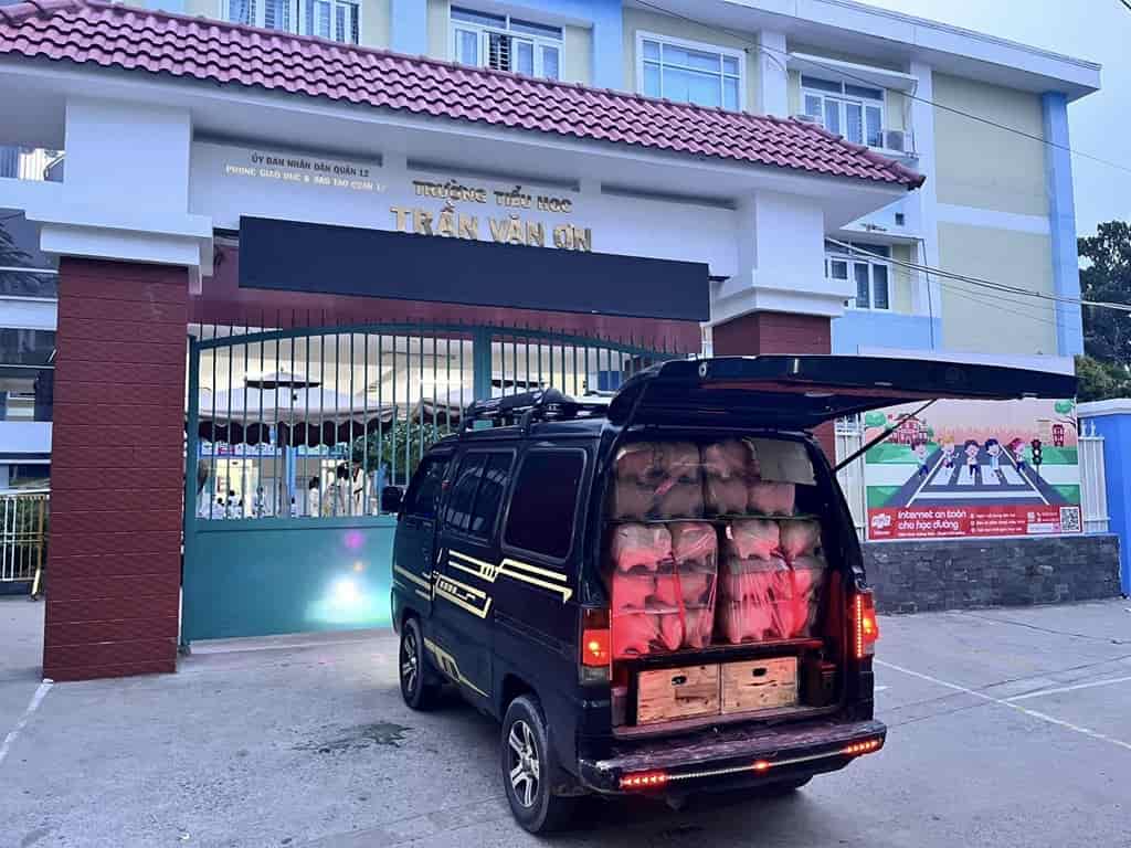 xe-suzuki-carry-7-cho-su-coc-co-cho-hang-duoc-khong